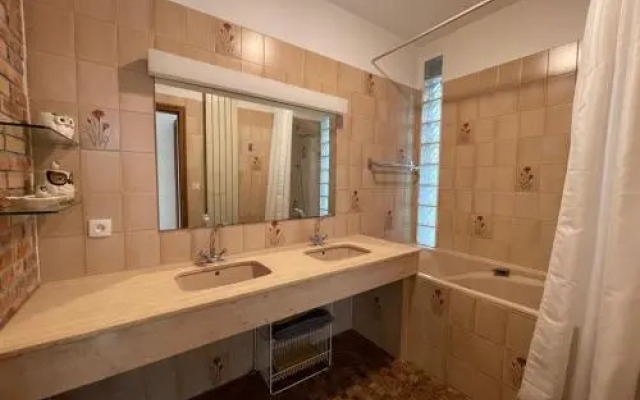 House Kairon plage, grande maison avec jardin vue sur mer