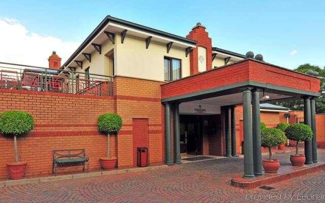 Отель Courtyard Hotel Rosebank Южная Африка, Росбанк - отзывы, цены и фото номеров - забронировать отель Courtyard Hotel Rosebank онлайн вид на фасад