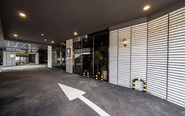 Goyang Stay Bishop Hotel