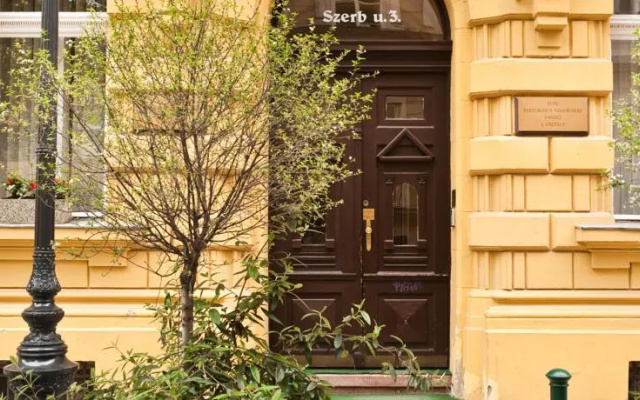 Peregrinus Hotel