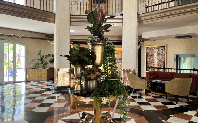 Healthouse Apartments