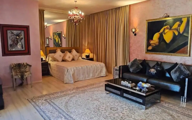 Private Luxury Villa With Hotel Services