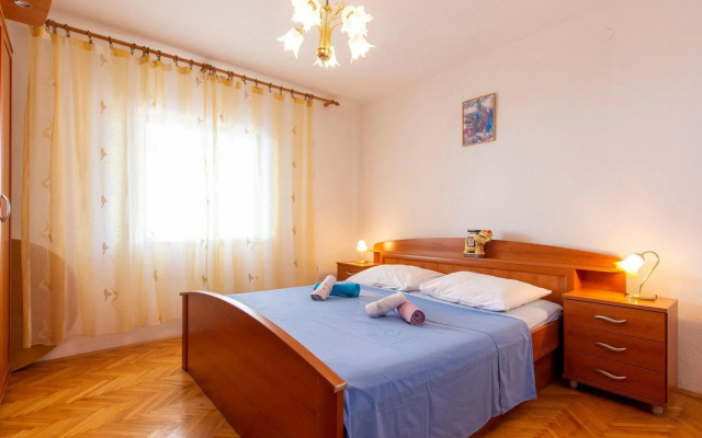 Welcoming Apartment in Tribanj With Terrace