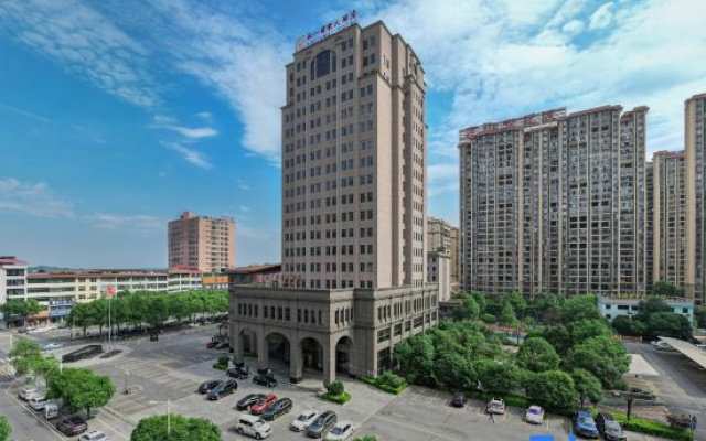 Hollyear Hotel