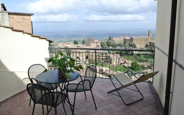 Historic Center Apartment with Private Garage