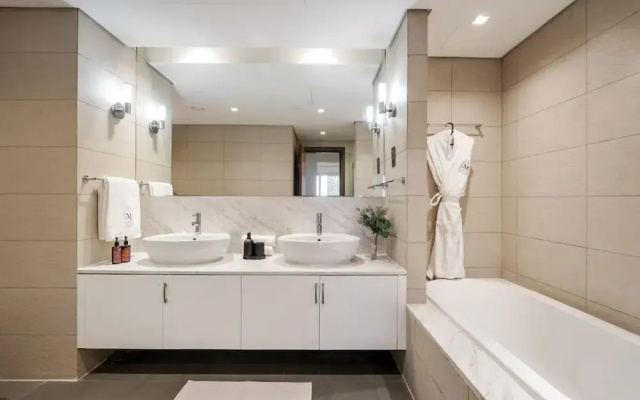 Luxury 2BR Maid Enjoy Stunning Marina View