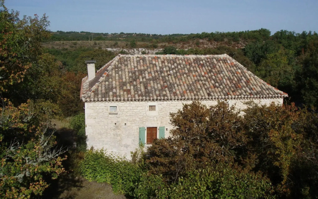 Heritage Holiday Home in Bagat-en-Quercy with Garden