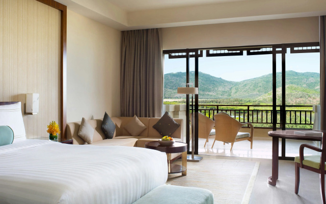 Отель The Ritz-Carlton Sanya Yalong Bay