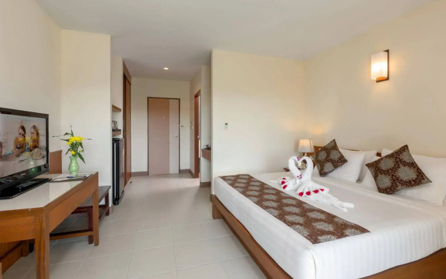 Chaiyapruek Suites