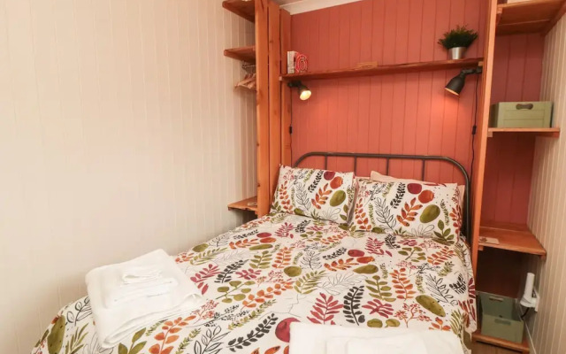 3 Valley View Lodges