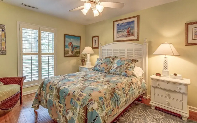 17 Mizzenmast Court