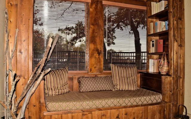 The Overlook Inn Bed and Breakfast