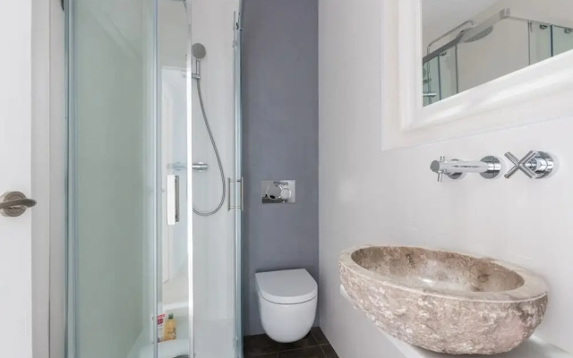 Lovely 2-bed Penthouse in the Lovely Gràcia