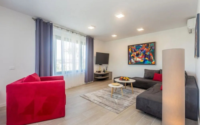 JAZZ at Rova Apartment Lun