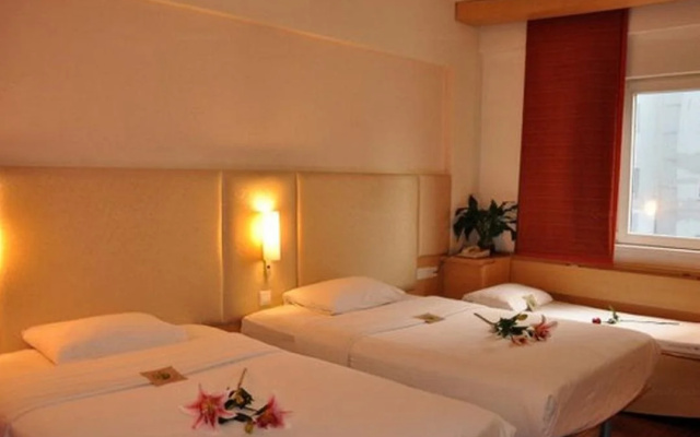 Hotel Ibis Zhongshan The Center