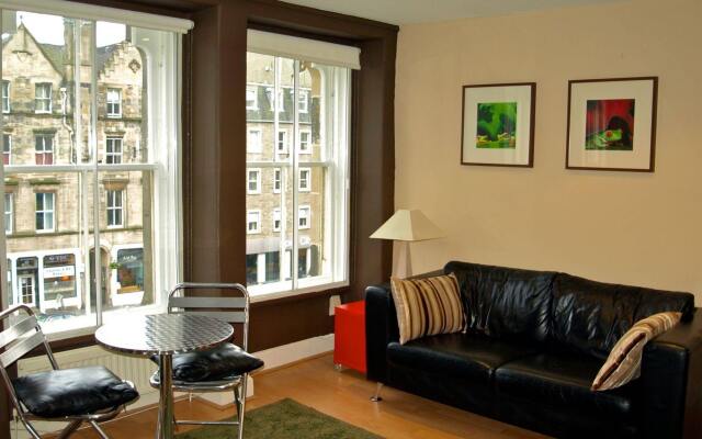 Апартаменты Greyfriars Apartments комната для гостей