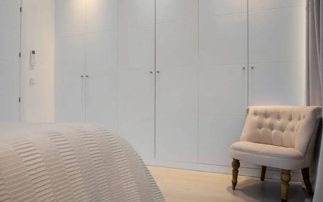 Sophisticated 3bed W/balcony 2min to Tube