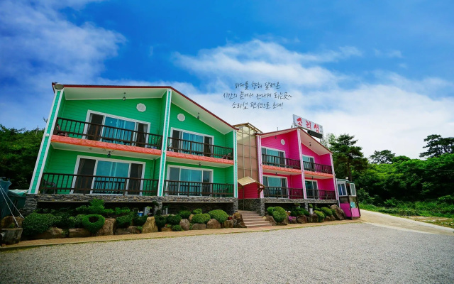 Byeonsanbando Soriseom Pension