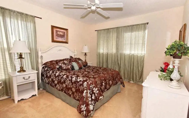5 BR Home Kitchen Sleeps 10