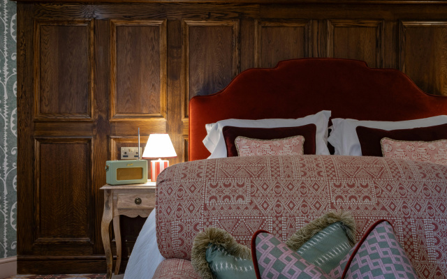 The White Hart - A Heartwood Inn