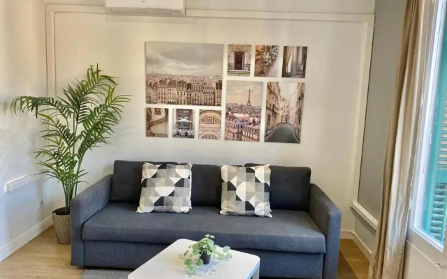 2 Bdr Eixample Apartment