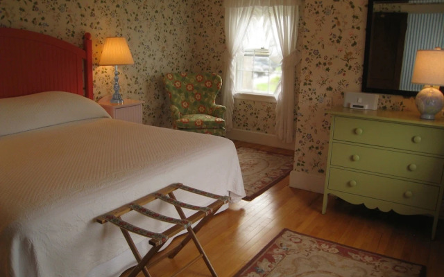 The Colony Hotel