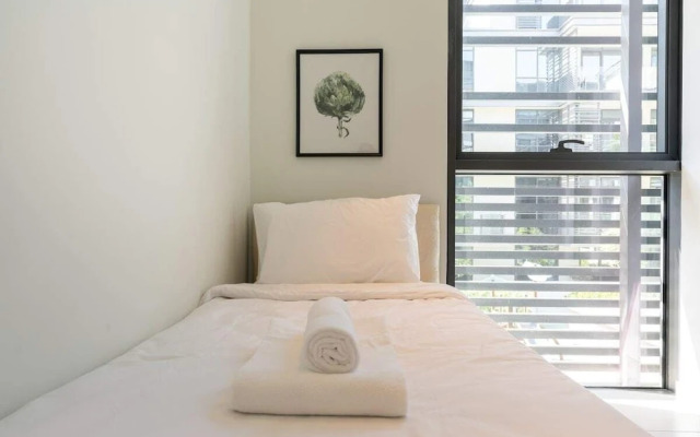 Gorgeous Apt in Citywalk, HubZero Pool View by GuestReady