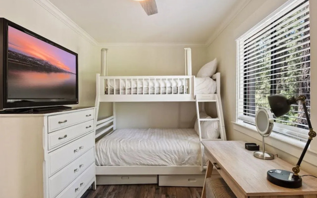 Incline Bliss Dreamy Pet Friendly Escape