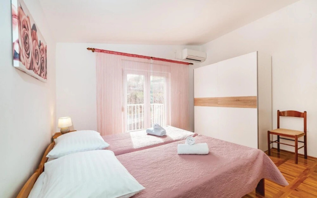 Stunning Home in Rovanjska With Wifi and 6 Bedrooms