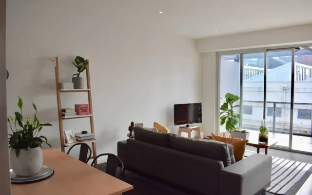 Stylish 1 Bedroom Apartment By Melbourne Park in Richmond