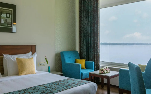 BLUSALZ MANOR Waters Edge Kochi