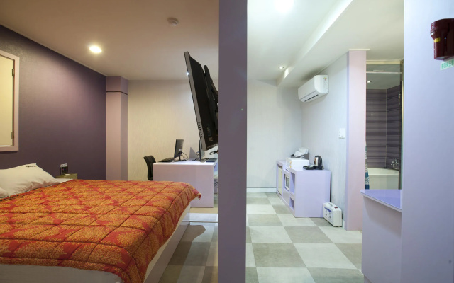 Max Motel