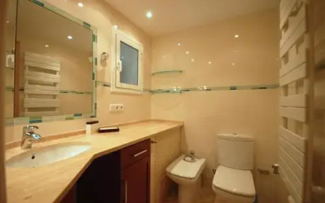 LETS HOLIDAYS SEA VIEWS APARTMENT in SA GABARRA