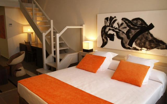 Eco Alcala Suites