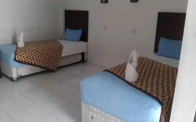 Happy Family Hotel