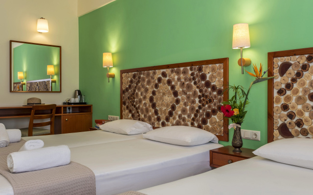 Aris Hotel