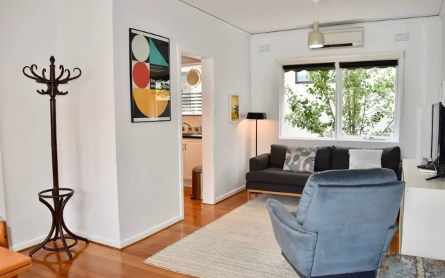 Charming 1 Bedroom Apartment in Leafy Green Hawthorn