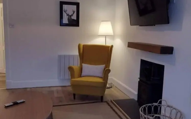 Stunning 2-bed Villa in Tighnabruaich