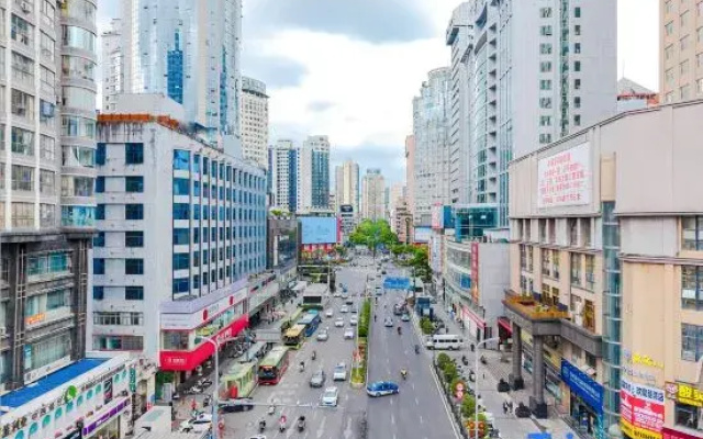 7Days Inn Hotel (Guiyang Fountain Subway Station Minsheng Road Food Street)