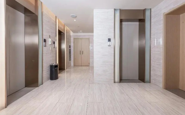 Ji Hotel (Xi'an Zhangba North Road Subway Station)