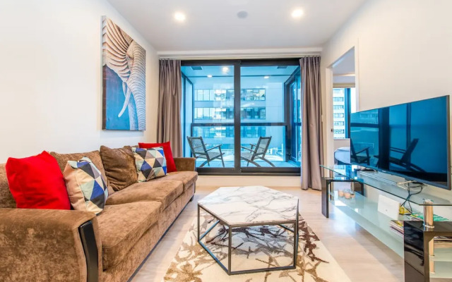 JHT - 2 BRM Apartment Level 5, Opposite to SkyTower