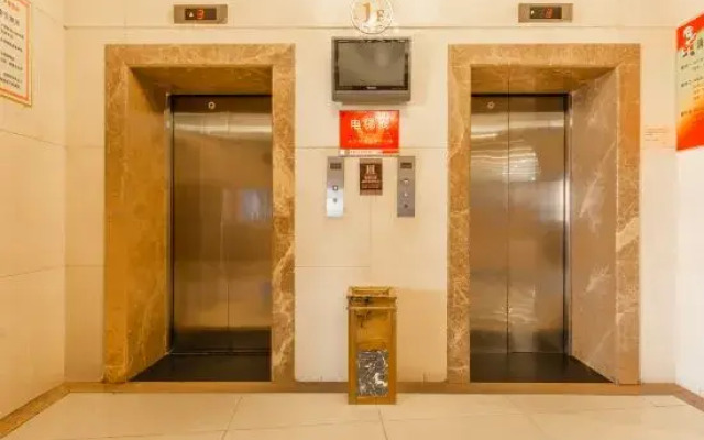 Huanren Longxing International Hotel