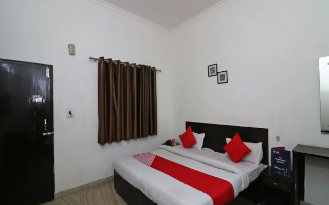 OYO 23158 Hotel The Taj