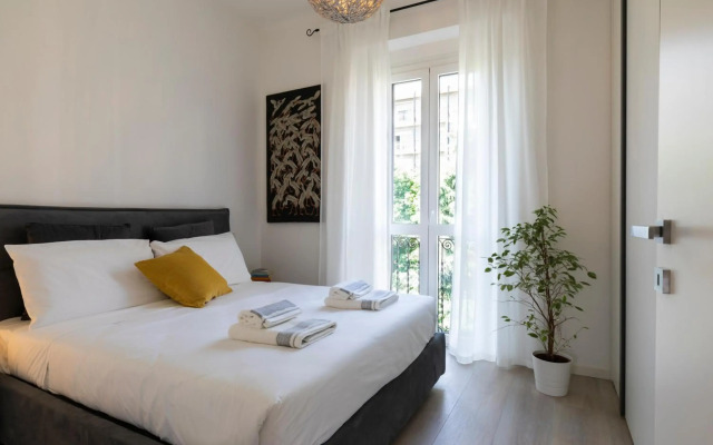 Fashion District - Top Floor Apartment