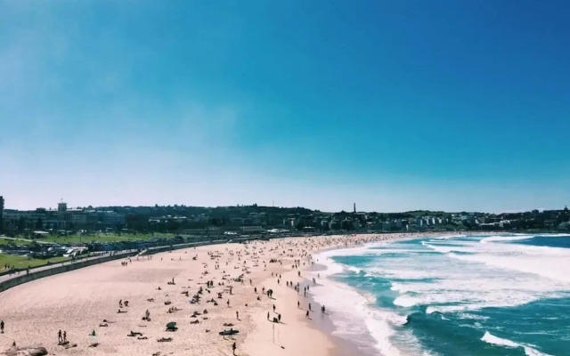 Snug 1-bed Unit Across From Bondi Beach