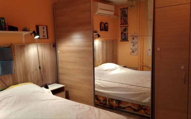 Snug Apartment at foot of mountain in Sofia, Bulgaria from 98$, photos, reviews - zenhotels.com guestroom