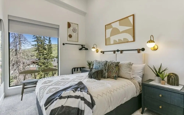 9005A - Luxury Four Bedroom 4 Home