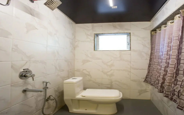 OYO 12249 Hotel Meghna Food Studio