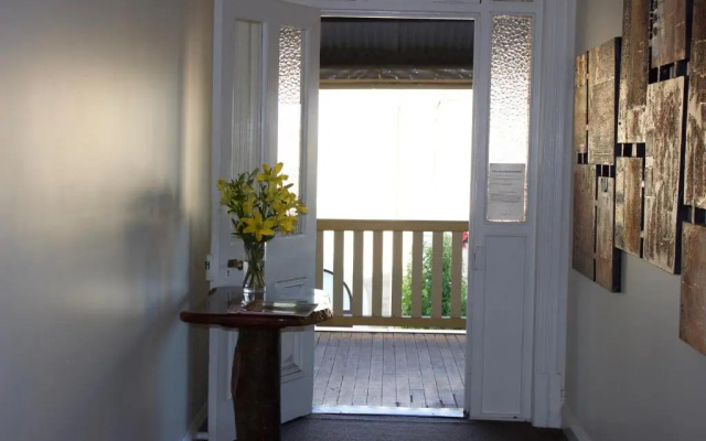 Balcony On Sixth Lodge