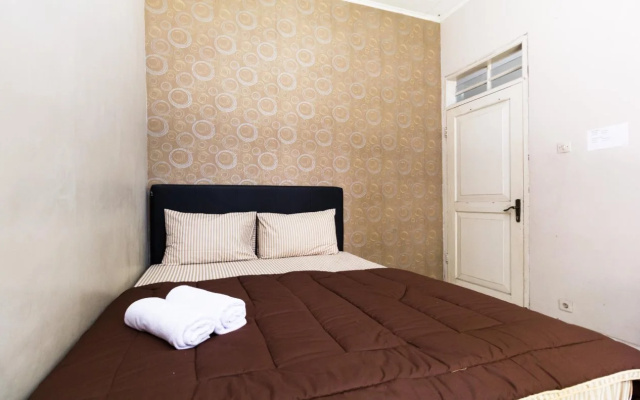 PELE Backpacker Guesthouse